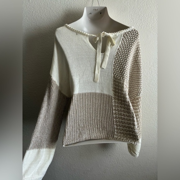 Blu Pepper Women's Scoop Neck Color Block Cream and Tan Knit Sweater L - Picture 5 of 14